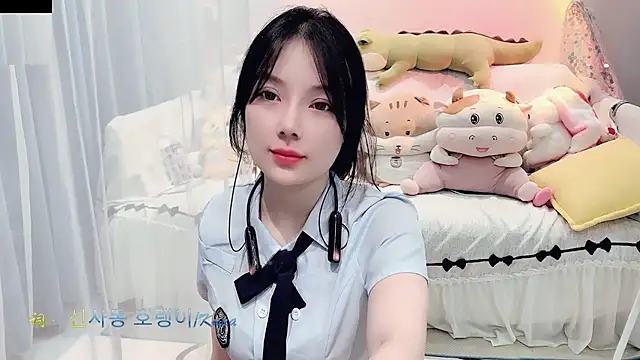 AKiKi711 online show from September 26, 2025, 4:22 pm