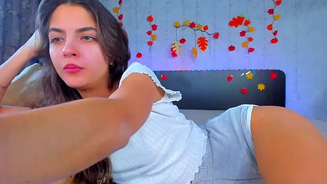 Snapshot of Milana_Crystal_ chatting on October 27, 2025, 8:07 am Milana Crystal online show from October 27, 2025, 8:07 am