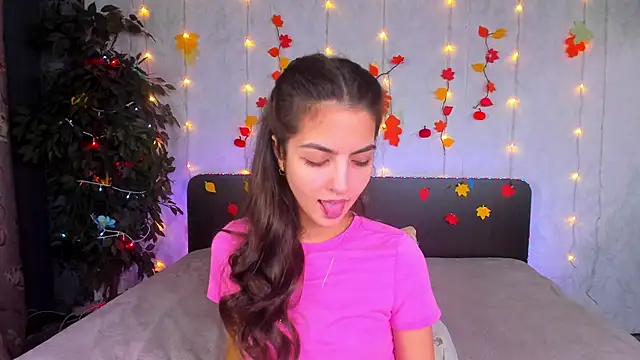 Snapshot of Milana_Crystal_ chatting on November 20, 2025, 8:14 am Milana Crystal online show from November 20, 2025, 8:14 am