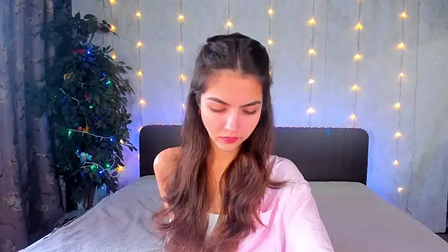 Snapshot of Milana_Crystal_ chatting on December 3, 2025, 8:23 am Milana Crystal online show from December 3, 2025, 8:23 am