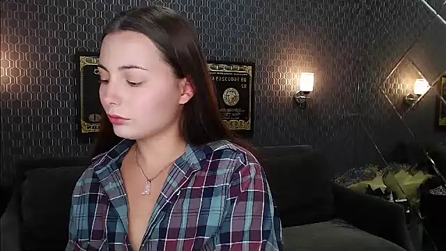 Snapshot of _extraterrestrial_ chatting on January 2, 2025, 6:23 pm extraterrestrial online show from January 2, 2025, 6:23 pm