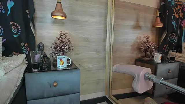 Snapshot of Cori_Paige chatting on September 27, 2025, 4:17 am Cori Paige online show from September 27, 2025, 4:17 am