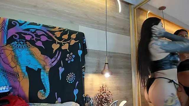 Snapshot of Cori_Paige chatting on November 5, 2025, 4:12 am Cori Paige online show from November 5, 2025, 4:12 am