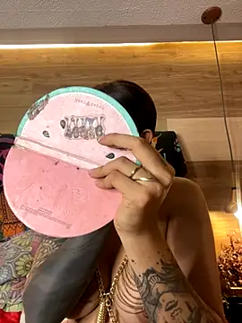 Snapshot of Cori_Paige chatting on November 30, 2025, 4:16 am Cori Paige online show from November 30, 2025, 4:16 am