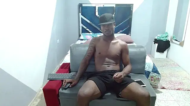 MiguelAngelxl online show from November 6, 2025, 11:48 pm