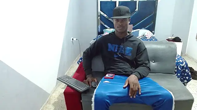 MiguelAngelxl online show from November 20, 2025, 2:12 am