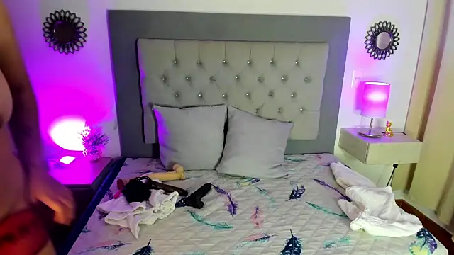 Kylie2211 online show from January 19, 2025, 2:57 am