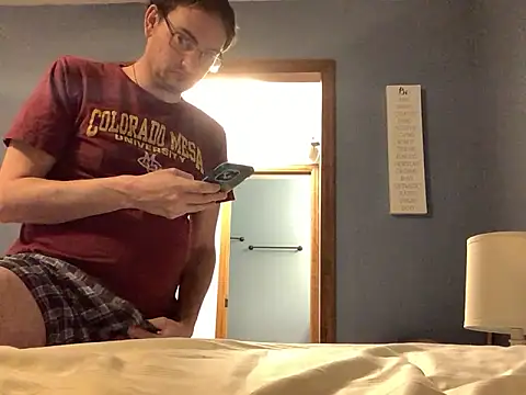 Snapshot of Hebrewhammers42 chatting on March 19, 2025, 3:30 am Hebrewhammers42 online show from March 19, 2025, 3:30 am