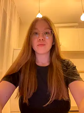 Eva Weyne online show from November 1, 2025, 7:38 pm