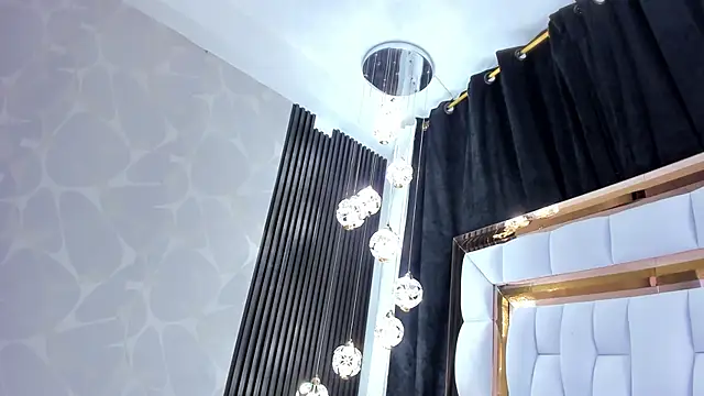 Snapshot of SarayRoyse chatting on September 29, 2025, 7:30 pm SarayRoyse online show from September 29, 2025, 7:30 pm