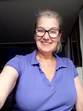 Snapshot of irinamaux chatting on October 22, 2025, 4:57 am irinamaux online show from October 22, 2025, 4:57 am