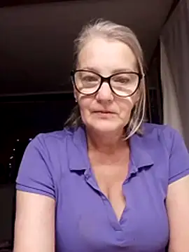 Snapshot of irinamaux chatting on October 30, 2025, 2:46 am irinamaux online show from October 30, 2025, 2:46 am