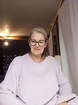 Snapshot of irinamaux chatting on November 2, 2025, 6:16 am irinamaux online show from November 2, 2025, 6:16 am