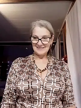 Snapshot of irinamaux chatting on November 7, 2025, 6:57 am irinamaux online show from November 7, 2025, 6:57 am