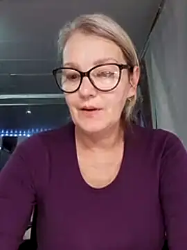 Snapshot of irinamaux chatting on November 20, 2025, 7:52 am irinamaux online show from November 20, 2025, 7:52 am