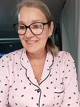 Snapshot of irinamaux chatting on November 21, 2025, 6:56 am irinamaux online show from November 21, 2025, 6:56 am