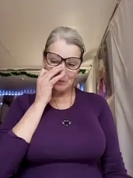 Snapshot of irinamaux chatting on November 28, 2025, 1:14 pm irinamaux online show from November 28, 2025, 1:14 pm