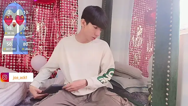 Snapshot of Levii_Ackermann chatting on February 17, 2025, 2:26 pm Levii Ackermann online show from February 17, 2025, 2:26 pm