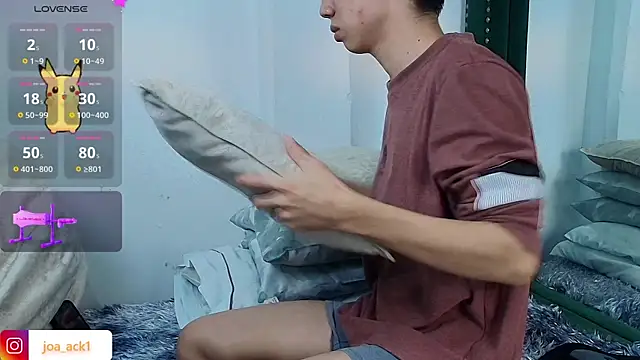 Snapshot of Levii_Ackermann chatting on March 8, 2025, 11:28 pm Levii Ackermann online show from March 8, 2025, 11:28 pm