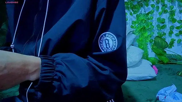 Snapshot of Levii_Ackermann chatting on October 2, 2025, 1:51 pm Levii Ackermann online show from October 2, 2025, 1:51 pm