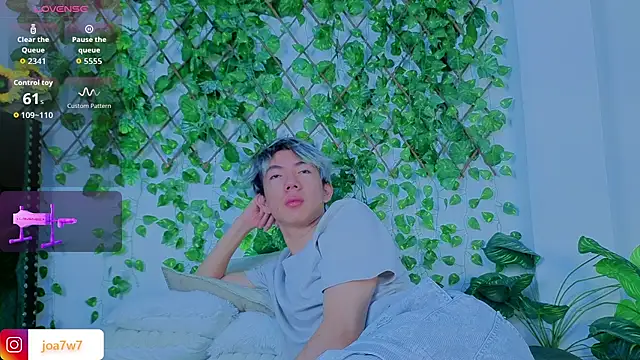 Snapshot of Levii_Ackermann chatting on October 8, 2025, 1:53 pm Levii Ackermann online show from October 8, 2025, 1:53 pm