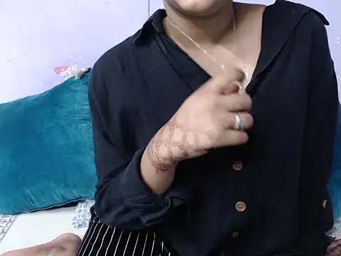 Freya nia online show from October 27, 2025, 12:20 pm