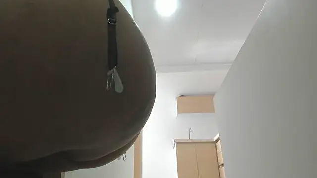 Snapshot of esmeraldastrong chatting on December 2, 2024, 8:00 pm esmeraldastrong online show from December 2, 2024, 8:00 pm