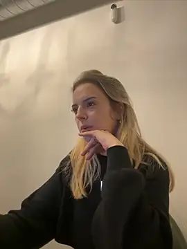 LexyGold online show from November 14, 2025, 2:16 pm