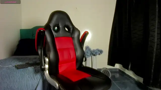 estebanlobo- online show from January 18, 2025, 5:26 pm