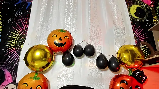 daarklover online show from October 31, 2025, 10:16 am