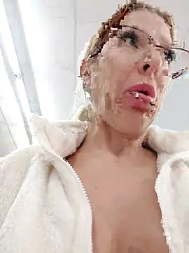 blondyruby online show from November 12, 2025, 5:24 pm