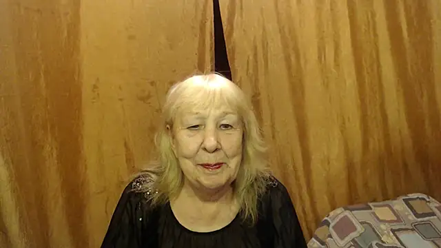Snapshot of _Estelitta_5 chatting on December 18, 2024, 11:19 pm  Estelitta 5 online show from December 18, 2024, 11:19 pm