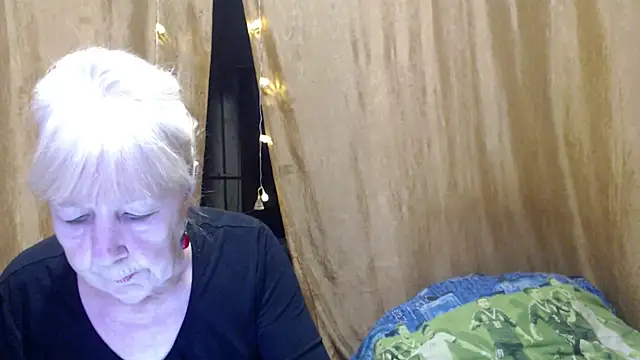 Snapshot of _Estelitta_5 chatting on January 18, 2025, 6:53 pm  Estelitta 5 online show from January 18, 2025, 6:53 pm