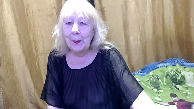 Snapshot of _Estelitta_5 chatting on February 7, 2025, 2:04 pm  Estelitta 5 online show from February 7, 2025, 2:04 pm
