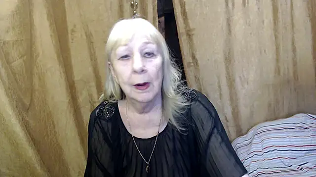 Snapshot of _Estelitta_5 chatting on February 26, 2025, 3:19 pm  Estelitta 5 online show from February 26, 2025, 3:19 pm