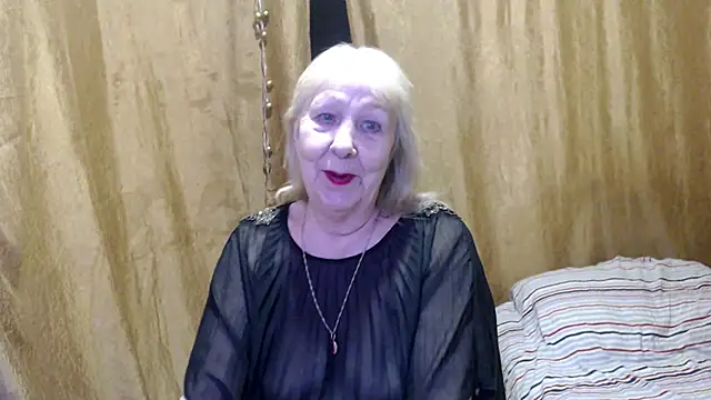 Snapshot of _Estelitta_5 chatting on February 26, 2025, 9:27 pm  Estelitta 5 online show from February 26, 2025, 9:27 pm
