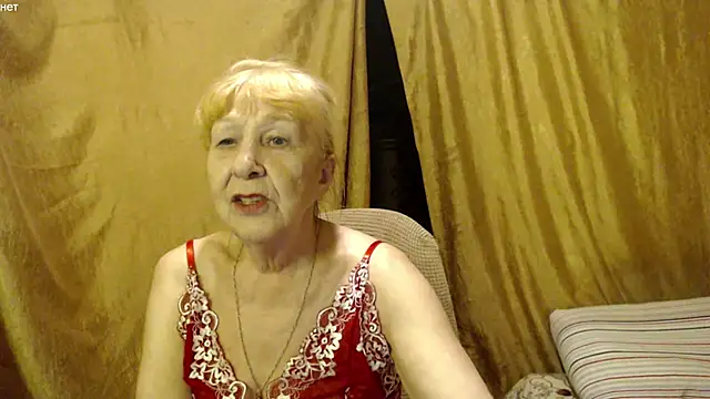 Snapshot of _Estelitta_5 chatting on October 14, 2025, 9:04 pm  Estelitta 5 online show from October 14, 2025, 9:04 pm