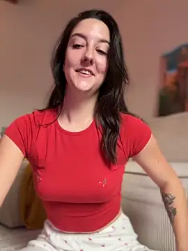 Snapshot of _Juliette chatting on October 28, 2025, 9:57 am Juliette online show from October 28, 2025, 9:57 am