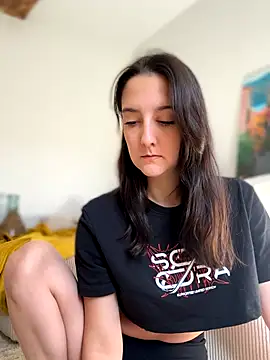 Snapshot of _Juliette chatting on November 9, 2025, 1:09 pm Juliette online show from November 9, 2025, 1:09 pm