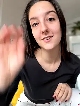 Snapshot of _Juliette chatting on November 19, 2025, 9:53 am Juliette online show from November 19, 2025, 9:53 am