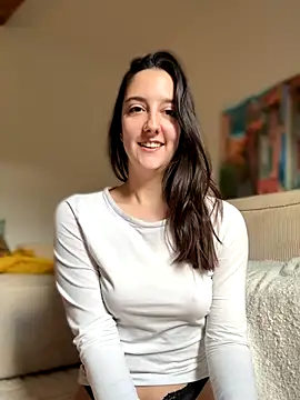 Snapshot of _Juliette chatting on November 30, 2025, 2:32 pm Juliette online show from November 30, 2025, 2:32 pm