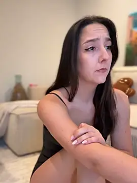 Snapshot of _Juliette chatting on December 5, 2025, 4:14 pm Juliette online show from December 5, 2025, 4:14 pm