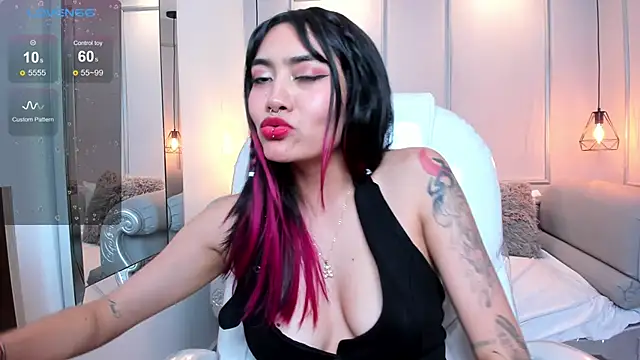 AzuraKindong online show from February 12, 2025, 1:19 am