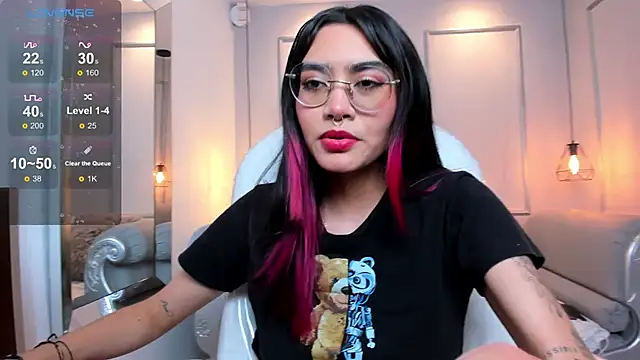 AzuraKindong online show from February 13, 2025, 10:11 pm