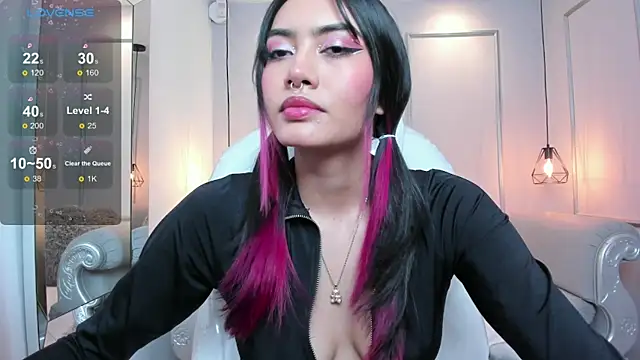 AzuraKindong online show from February 26, 2025, 7:16 pm