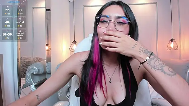 AzuraKindong online show from March 4, 2025, 1:23 am