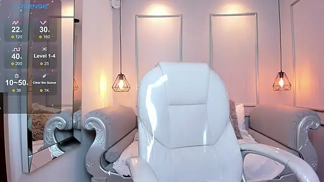 AzuraKindong online show from March 6, 2025, 10:15 pm