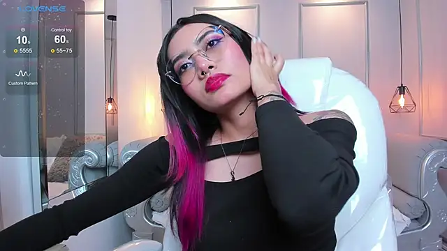 AzuraKindong online show from March 7, 2025, 10:32 pm