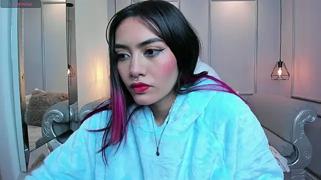 AzuraKindong online show from March 10, 2025, 7:18 pm