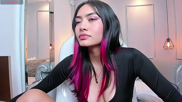 AzuraKindong online show from March 13, 2025, 1:21 am